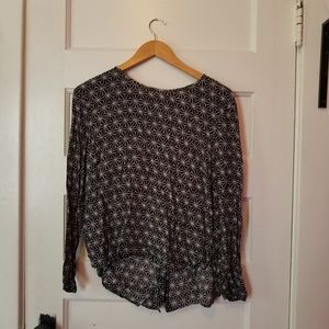H&M Patterned Long Sleeve Button Backed Blouse